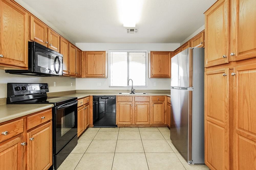 7312 S 37th Gln - Photo 6 of 16