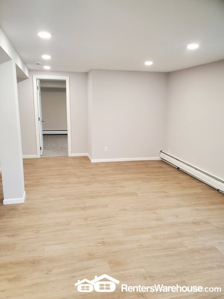 1033 Bluff Ave E - Photo 2 of 24