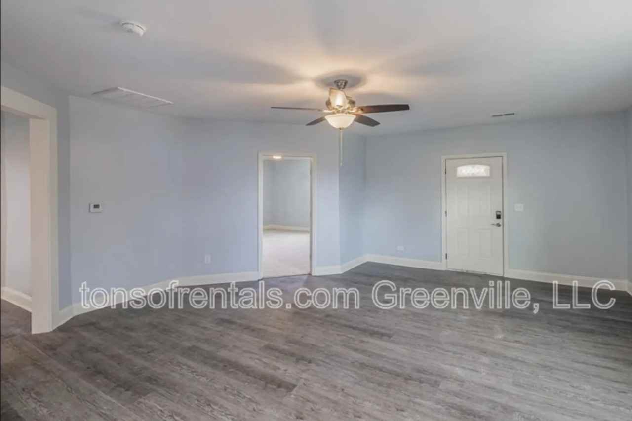 24 Peachtree St - Photo 3 of 10