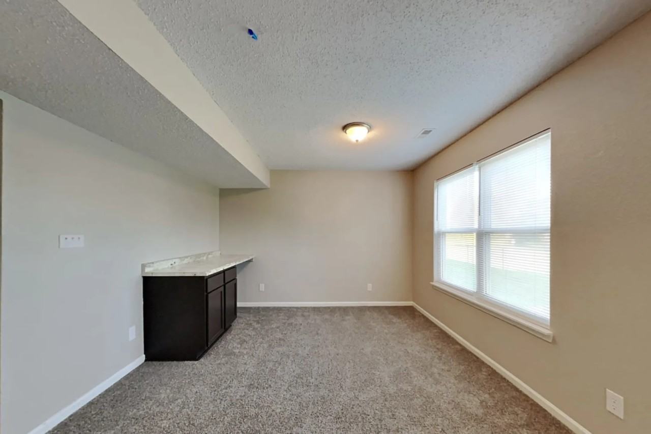 1582 Tulip Court Franklin IN - Photo 3 of 16