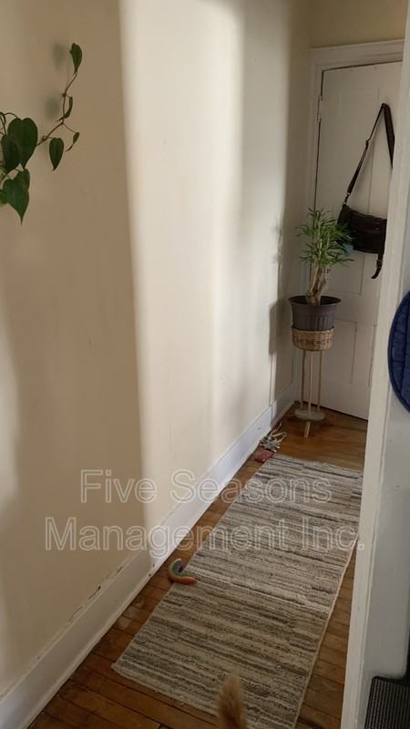 16 Loomis St - Photo 7 of 13