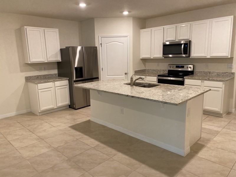 2912 Sunridge Loop - Photo 2 of 33