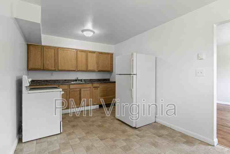 2421 Courtney Ave #3 - Photo 3 of 14