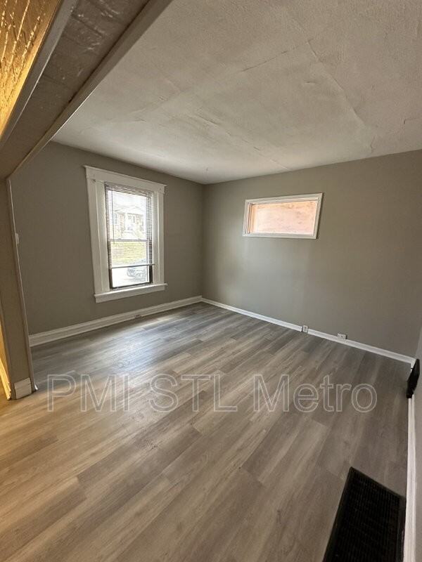 5914 Lalite Ave - Photo 2 of 9
