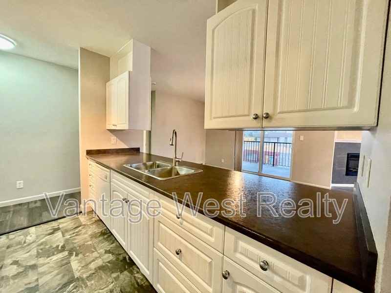 204 Asher Rd - Photo 3 of 31