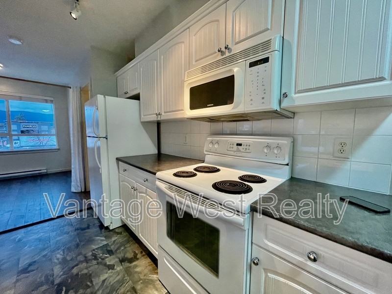 204 Asher Rd - Photo 6 of 31