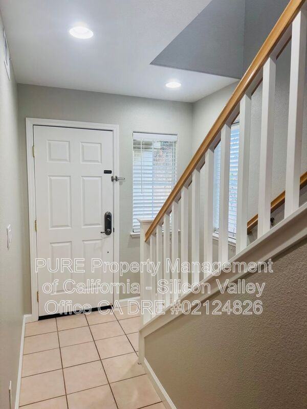 1043 Santa Rosa Ct - Photo 2 of 16