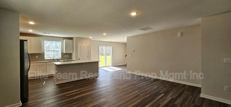 1615 Cannonball Ln - Photo 4 of 31