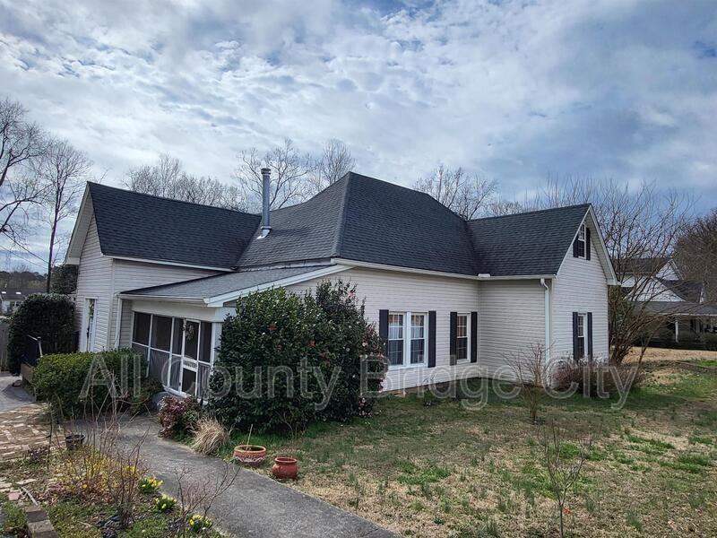 311 Retreat St - Photo 2 of 23