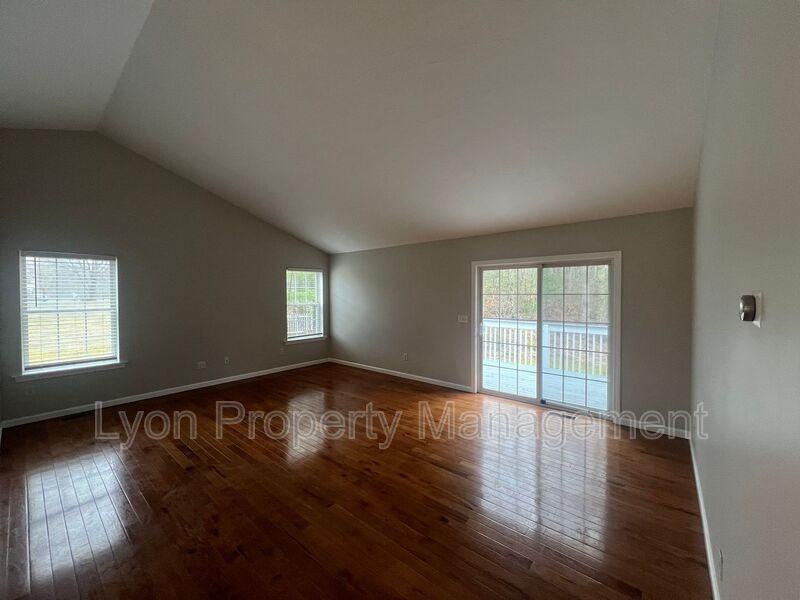 3 Mayhew Dr #1 - Photo 3 of 16