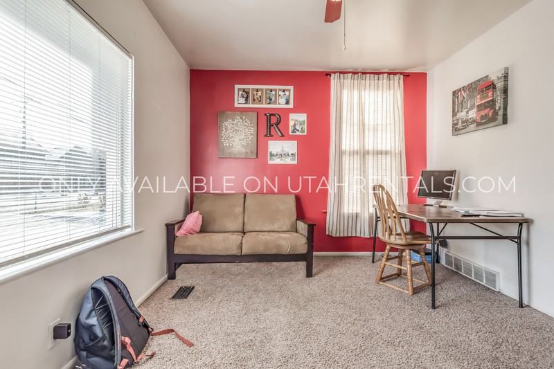 206 Sw #206 - Photo 3 of 5