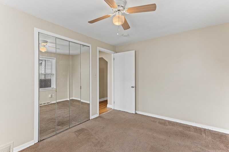 23100 Shakespeare Avenue - Photo 7 of 15