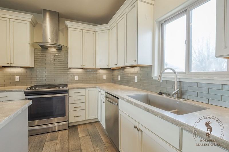 2110 Hodesha Way - Photo 3 of 14