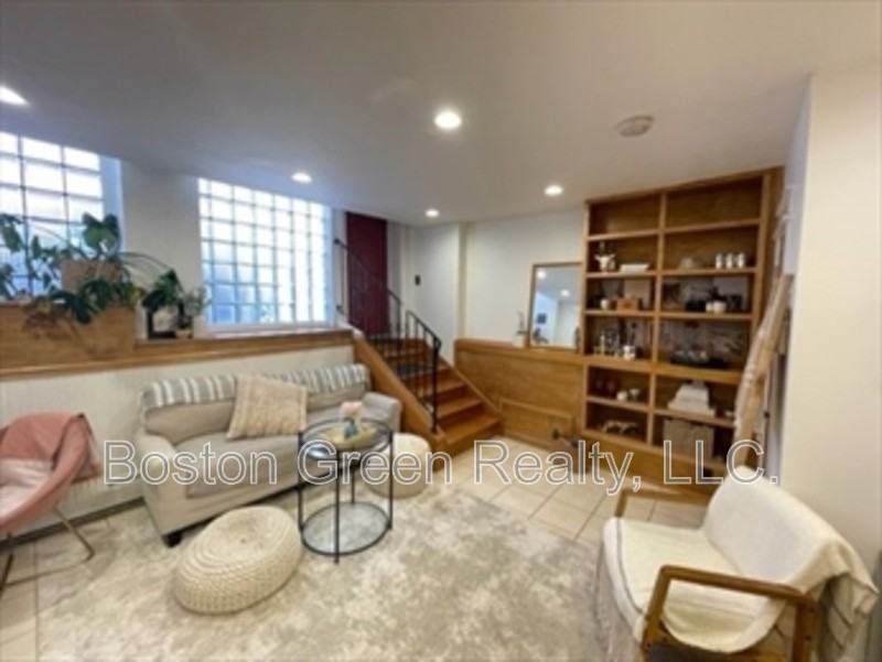 26 Irving St #1 - Photo 3 of 12