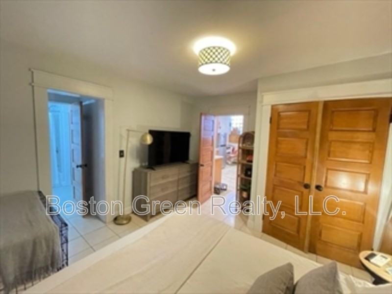 26 Irving St #1 - Photo 5 of 12