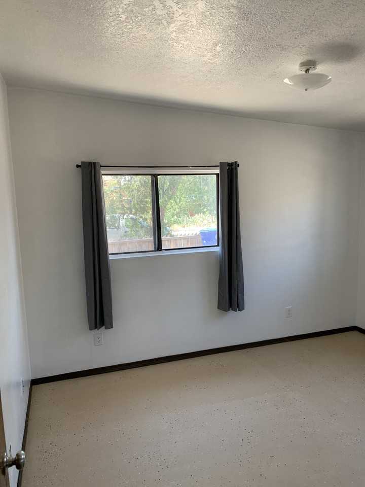 308 Stanford Dr Se - Photo 5 of 8
