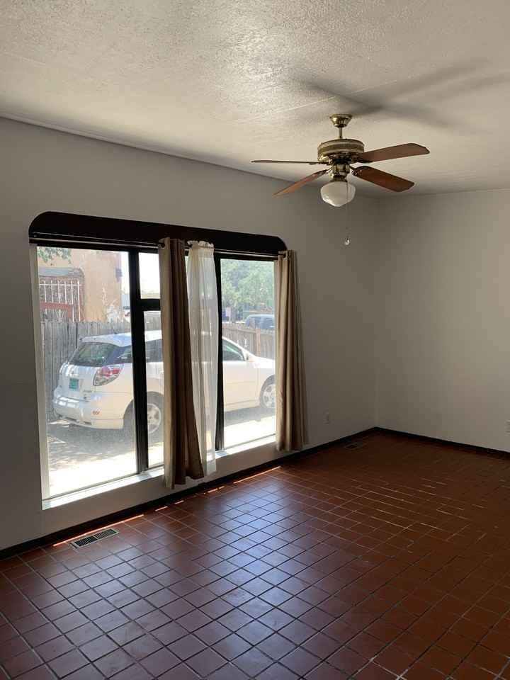 308 Stanford Dr Se - Photo 4 of 8