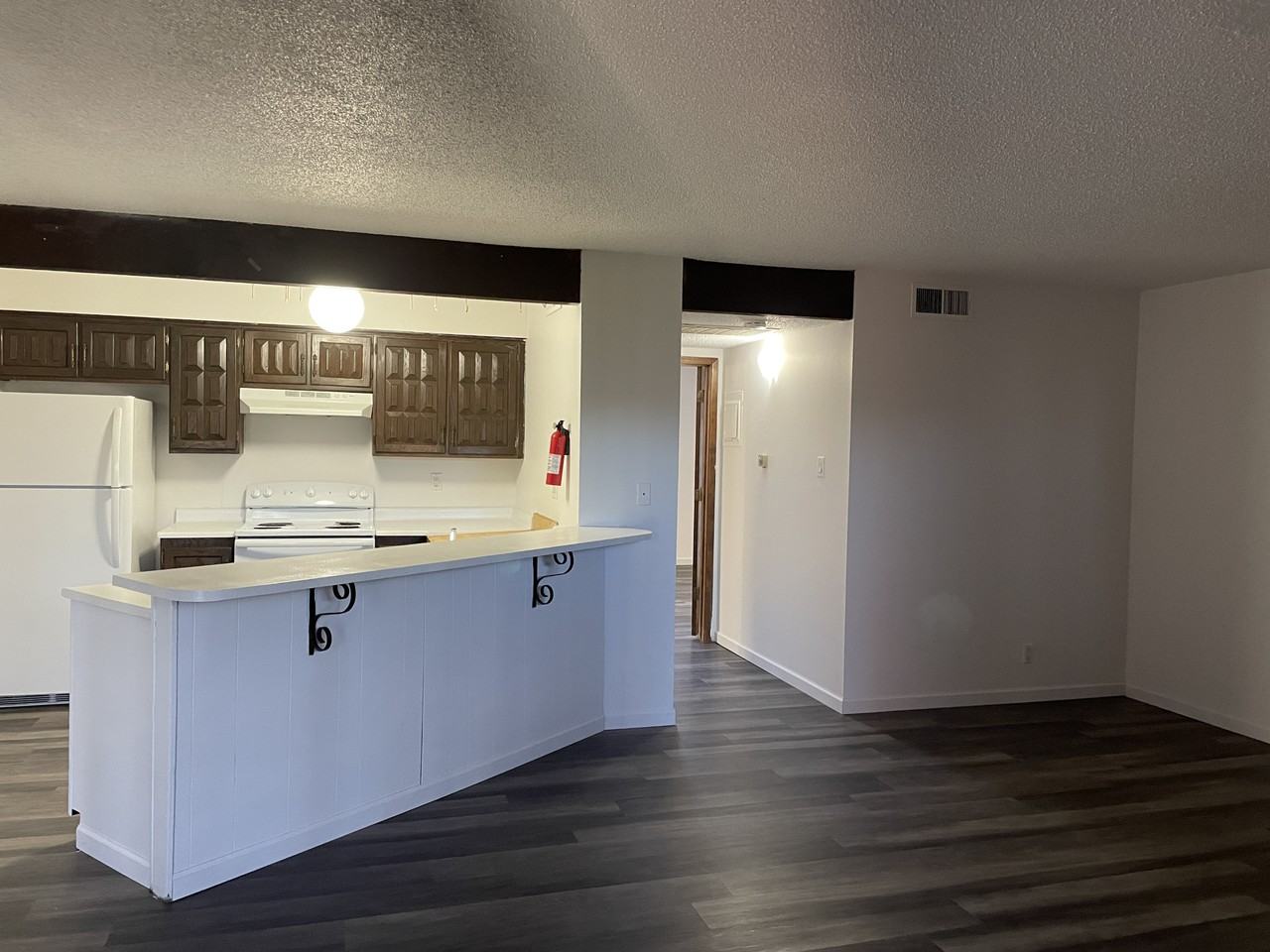 201 Manzano St Ne - Photo 2 of 37