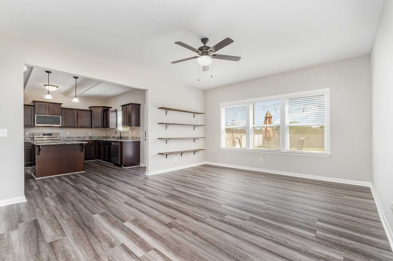 3390 Saddlebrook Dr - Photo 7 of 28