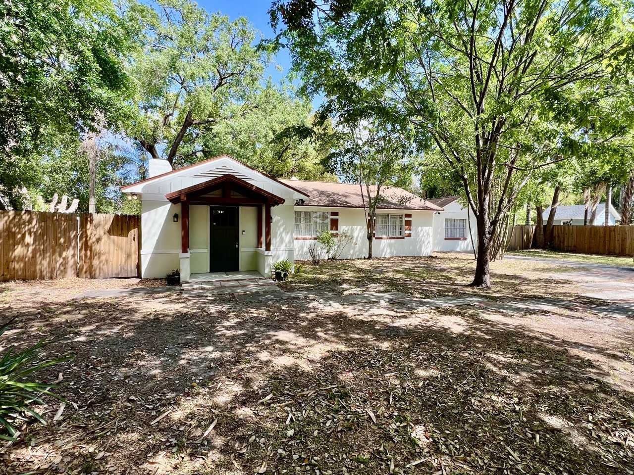 1208 E Hanna Ave - Photo 2 of 45