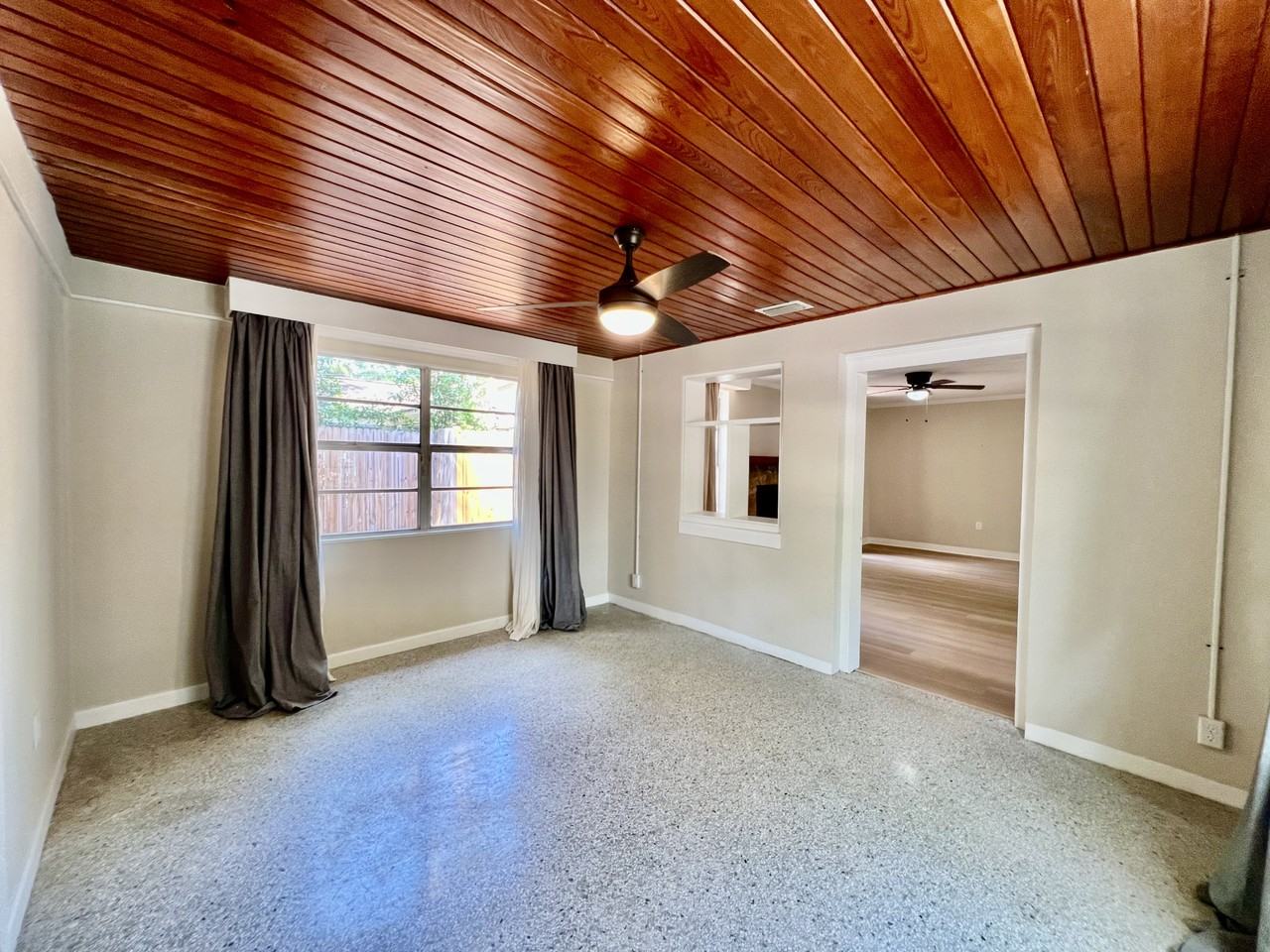 1208 E Hanna Ave - Photo 4 of 45