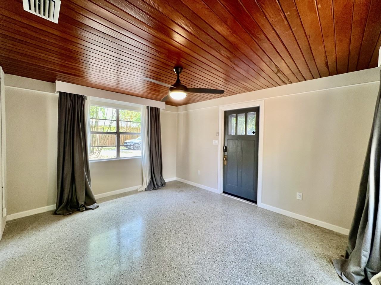 1208 E Hanna Ave - Photo 7 of 45