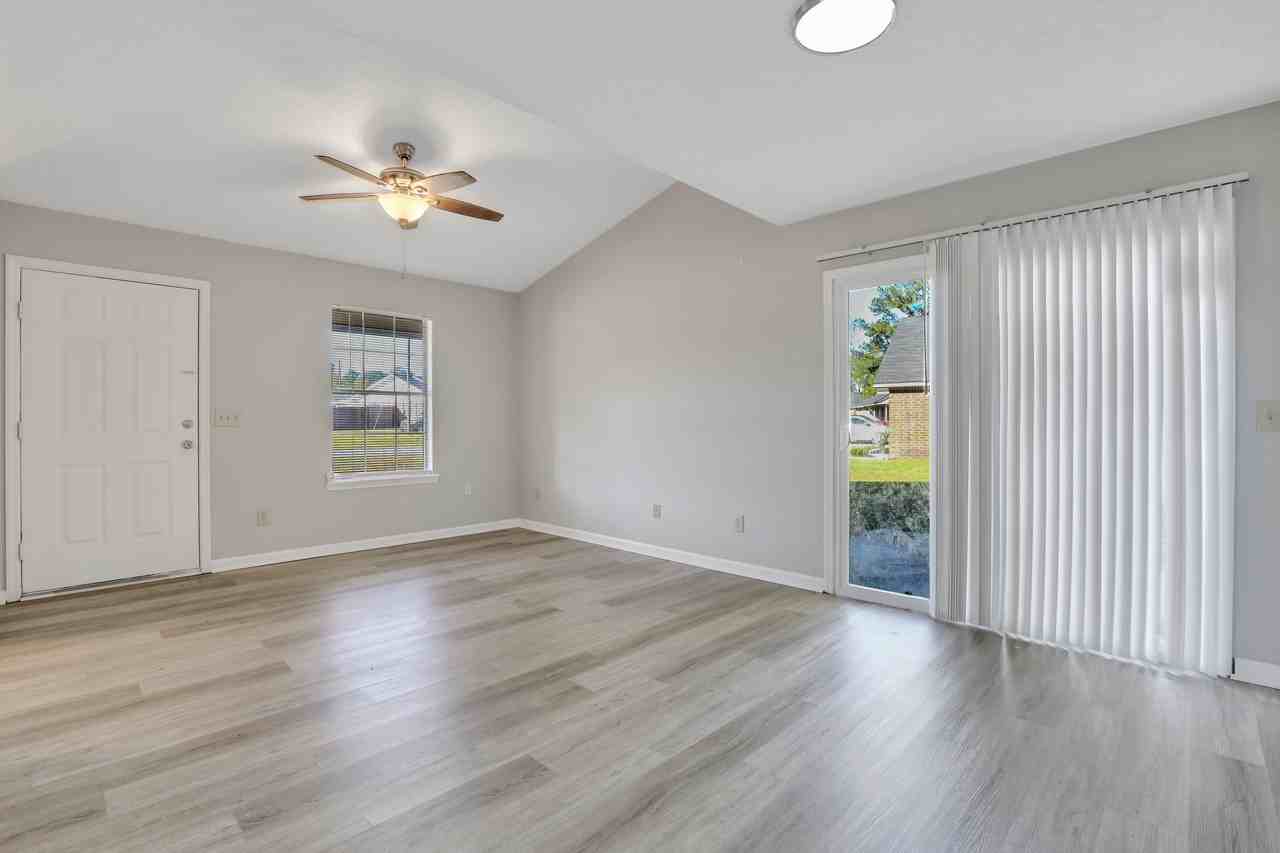 25 Hunters Branch Dr - Photo 3 of 5