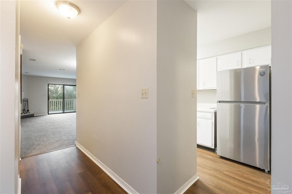912 Brookside Pl - Photo 2 of 26