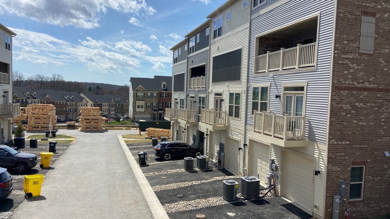 2528 Verona Pl #A - Photo 4 of 27
