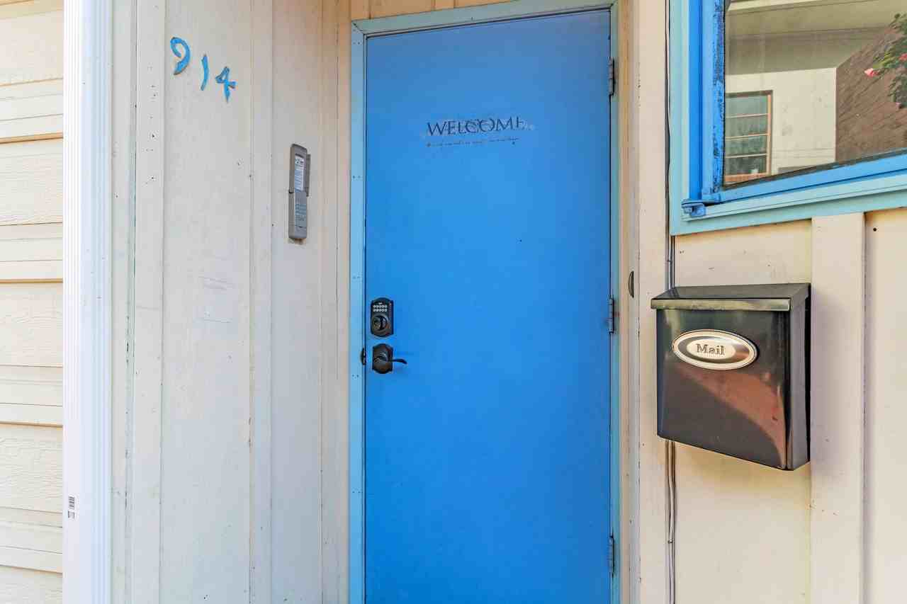 914 Center St - Photo 2 of 19