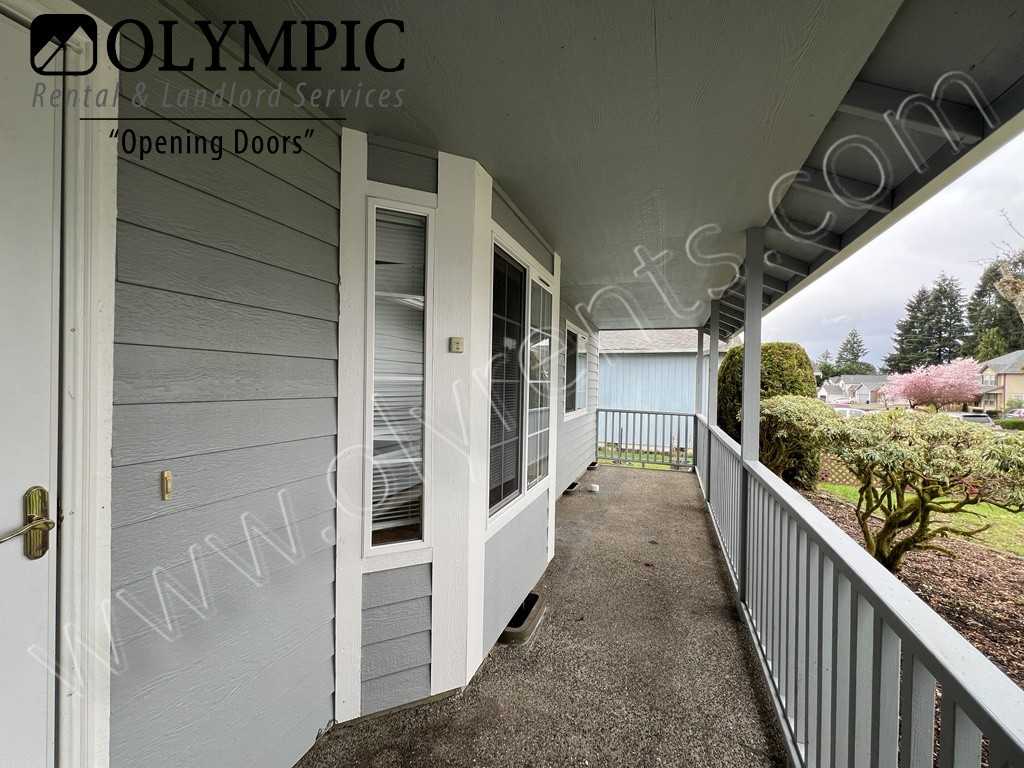 6733 3rd Way Se - Photo 4 of 47