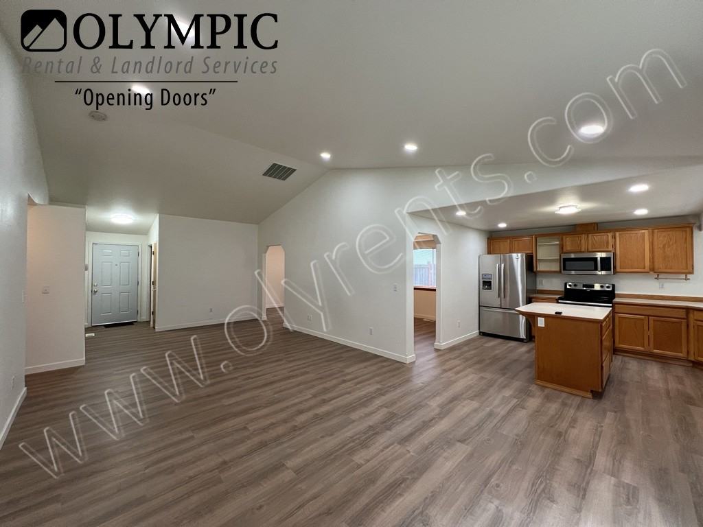 6733 3rd Way Se - Photo 5 of 47