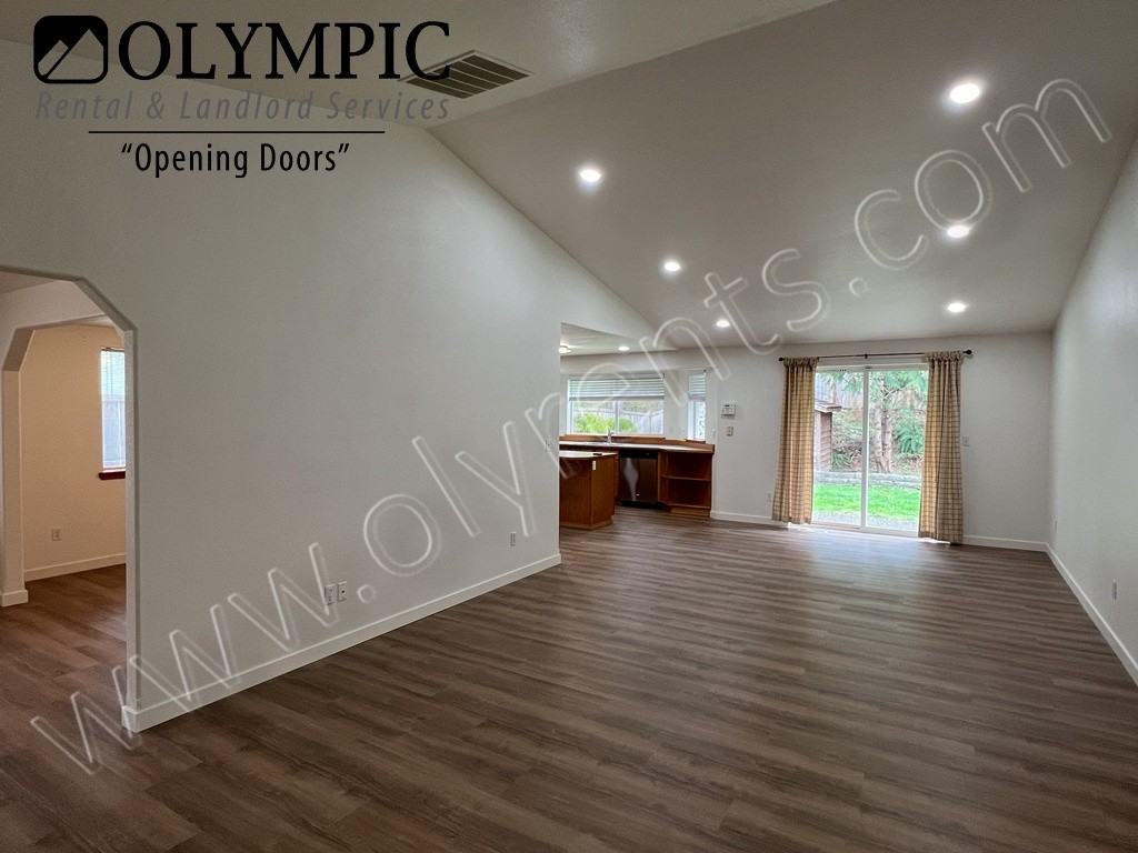 6733 3rd Way Se - Photo 6 of 47