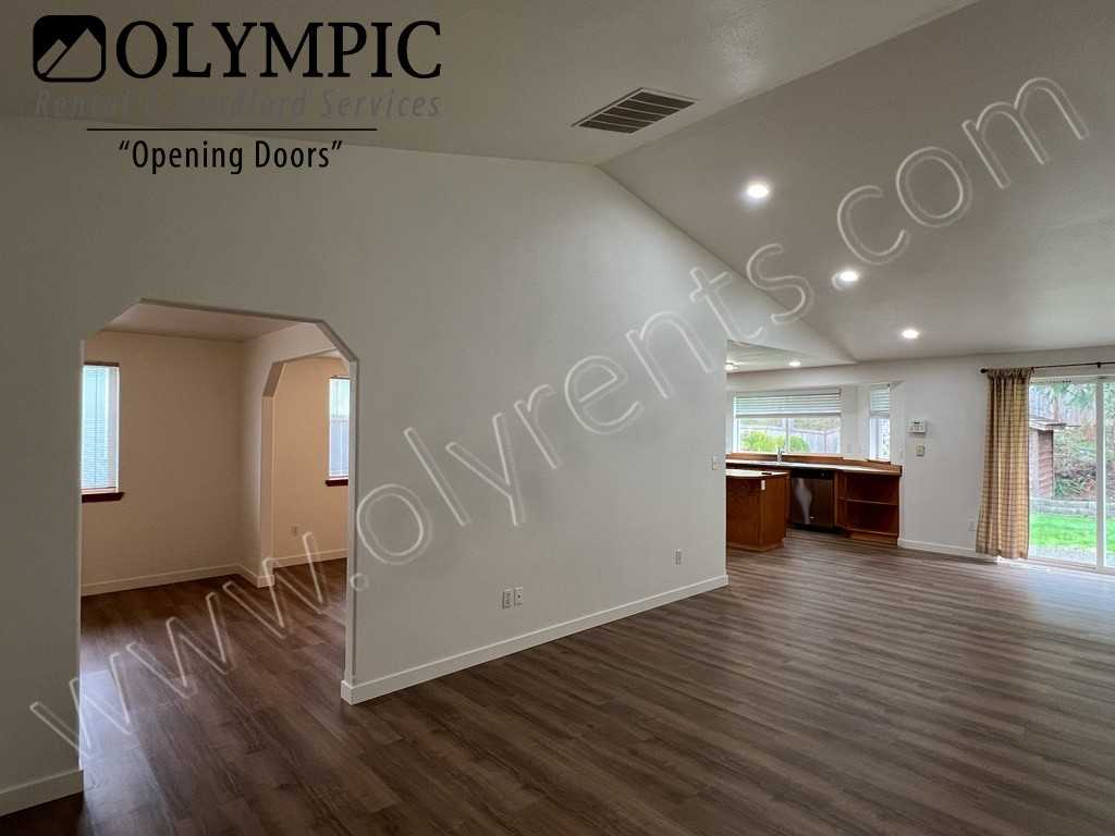 6733 3rd Way Se - Photo 7 of 47