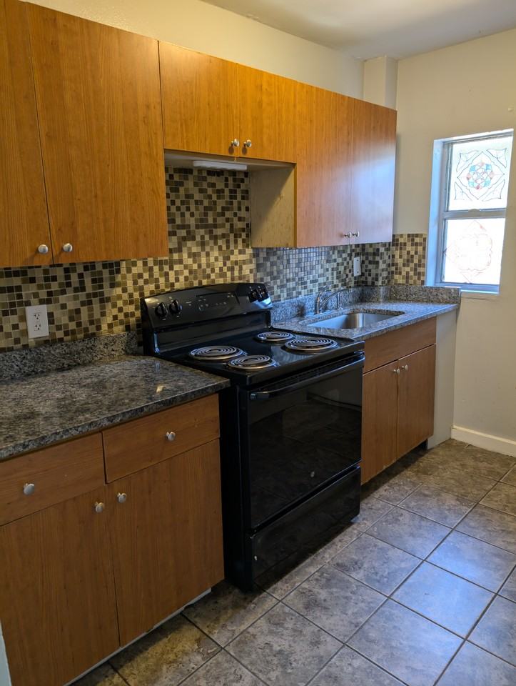 2627 6th St S #A - Photo 2 of 11