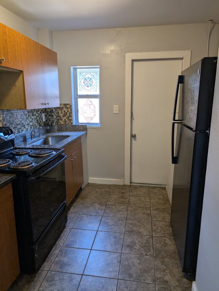 2627 6th St S #A - Photo 3 of 11