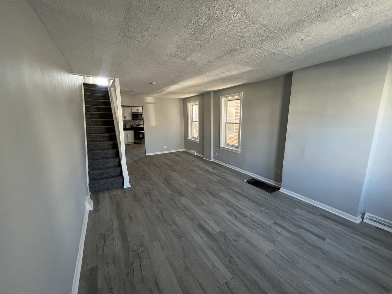 744 Saville Ave - Photo 2 of 26