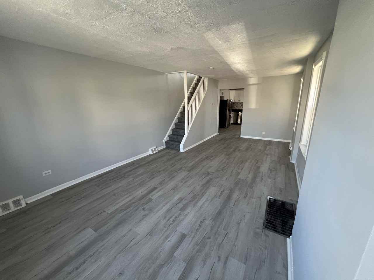 744 Saville Ave - Photo 3 of 26