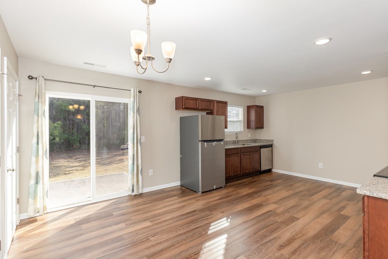 89 Forest Island Ave - Photo 5 of 16