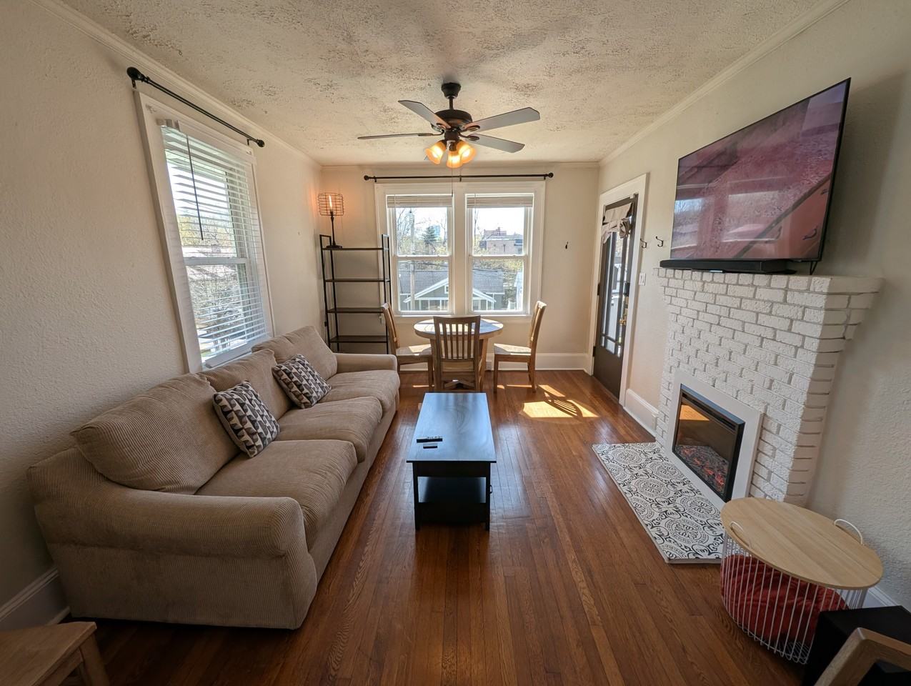 28 Woodrow Ave #NA - Photo 4 of 29