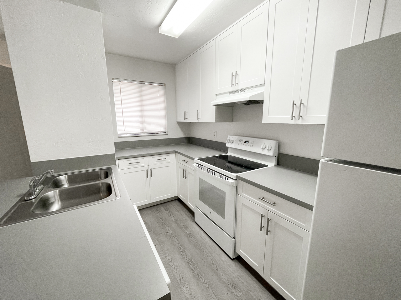 Atlantis Cove - Photo 4 of 17