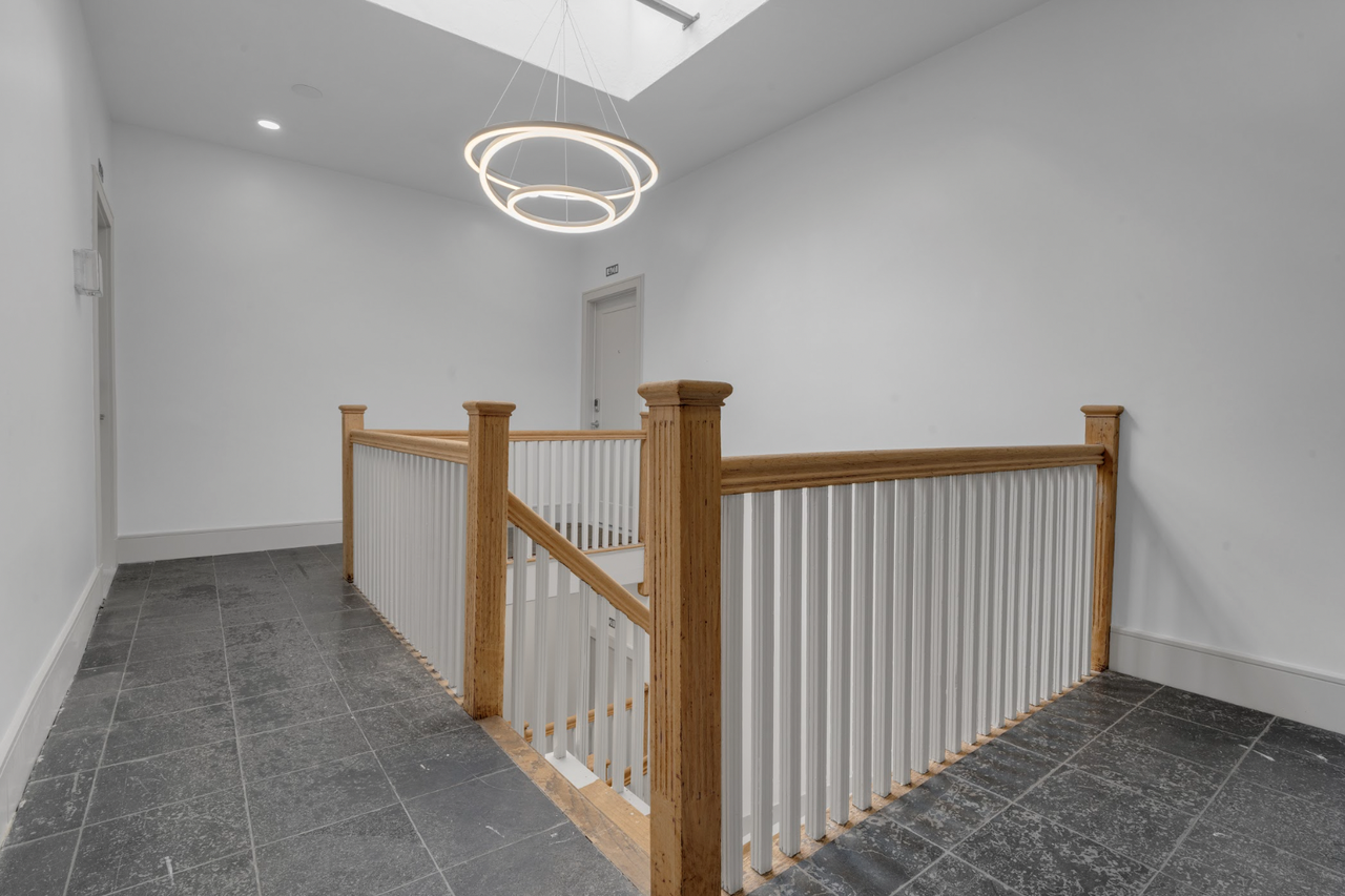 324 Summit Ave #101 - Photo 3 of 3