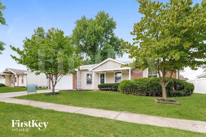 733 Watersedge Dr - Photo 2 of 15