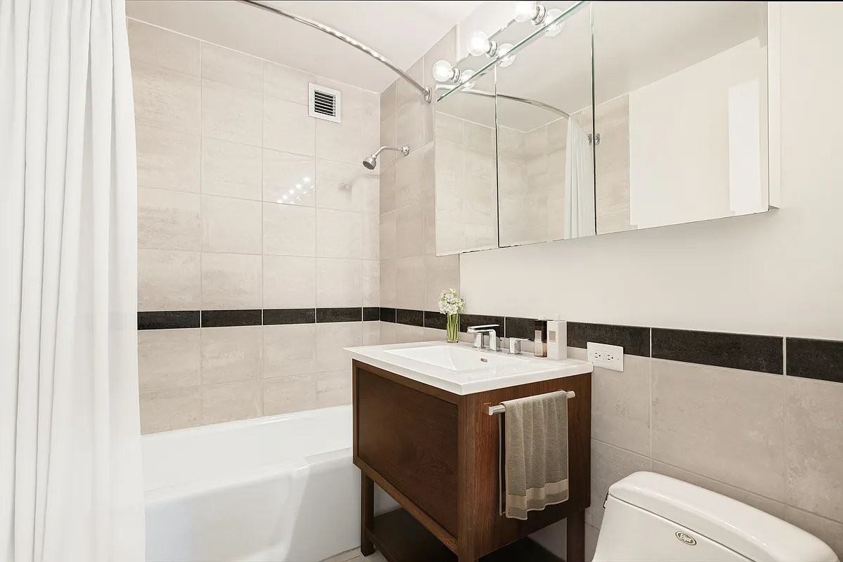 35 W 33rd St #29C - Photo 4 of 5