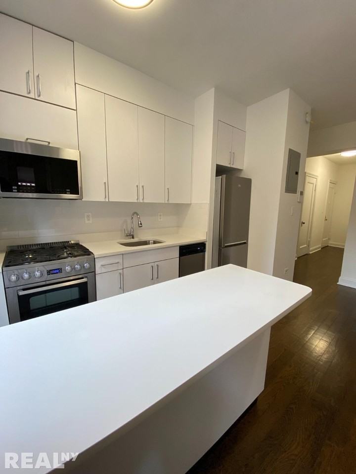 W 12th St #3A - Photo 2 of 8