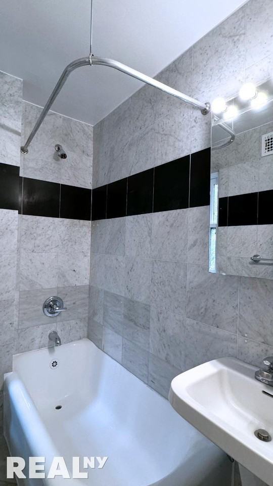 Christopher St #5G - Photo 4 of 4