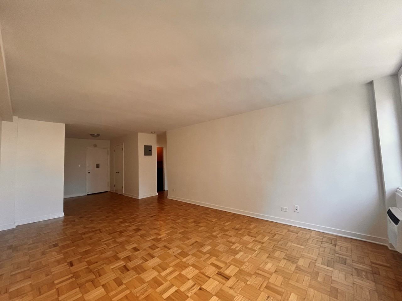 E 79th St #11T - Photo 3 of 8