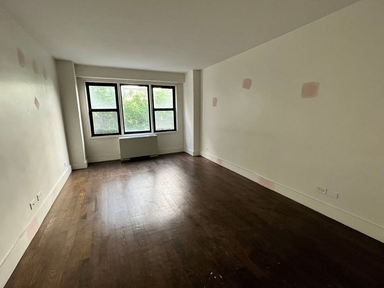 E 63rd St #4K - Photo 5 of 10