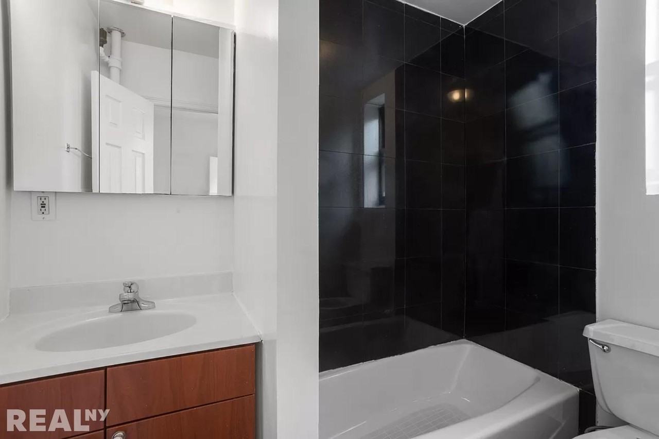 W 11th St #5H - Photo 5 of 5