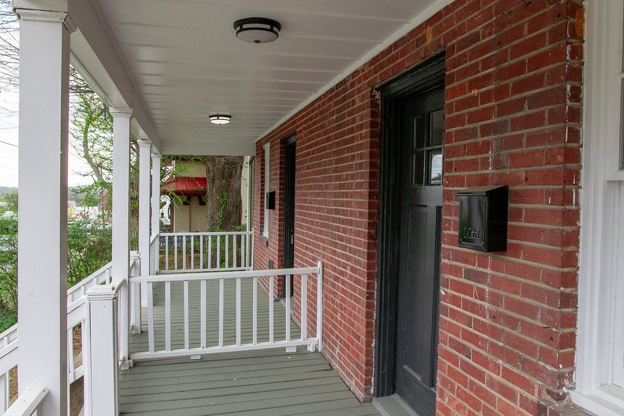 887 Pine St - Photo 5 of 17